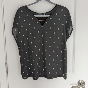 Rue21 Cap Sleeve Black Diamond Print V Neck Blouse Top